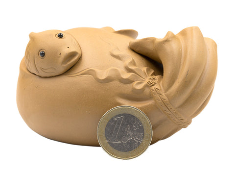 Every year there is a fish number one Teapet # 91153